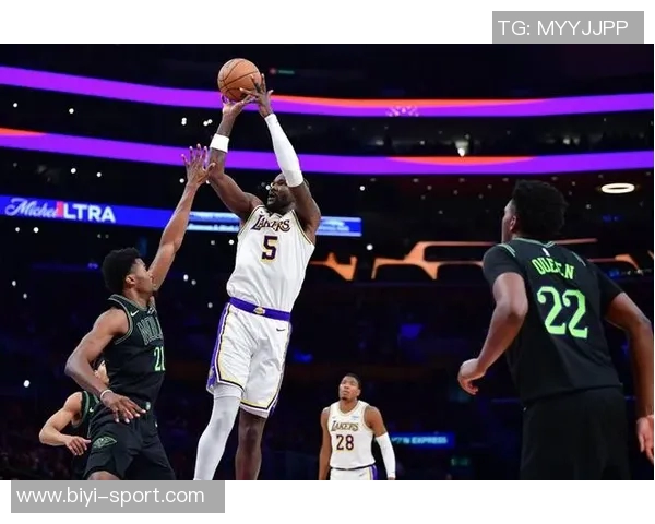 艾顿本季表现回暖15场比赛中6场20分10篮板与上季持平