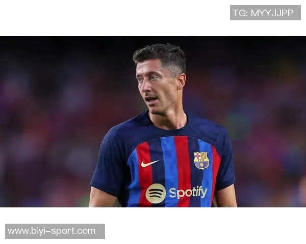 罗马诺透露莱万冬窗留队愿意与巴萨续约的最新消息