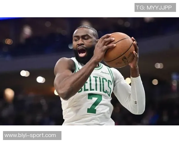 杰伦布朗赞沃尔什日益成长期待他在赛场上的精彩表现