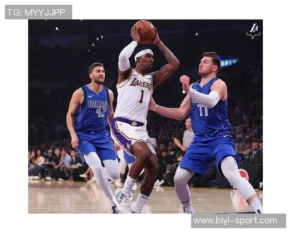 替补梅里尔表现出色五记三分助球队赢得胜利首末节各得11分