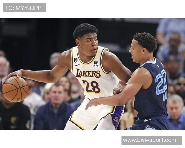 八村塁谈与东詹合作体验强调接球投篮的重要性与打法调整