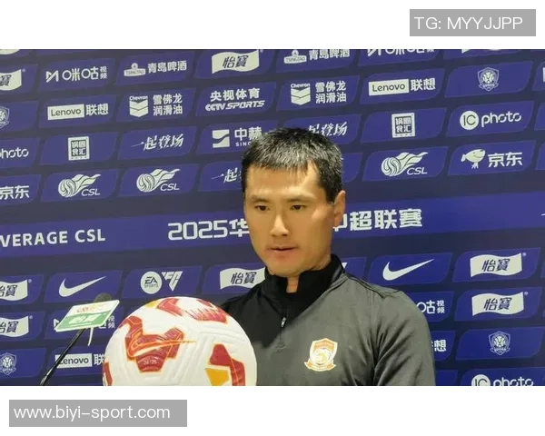 杨希感谢邵佳一称与队友聊天助力中文快速进步